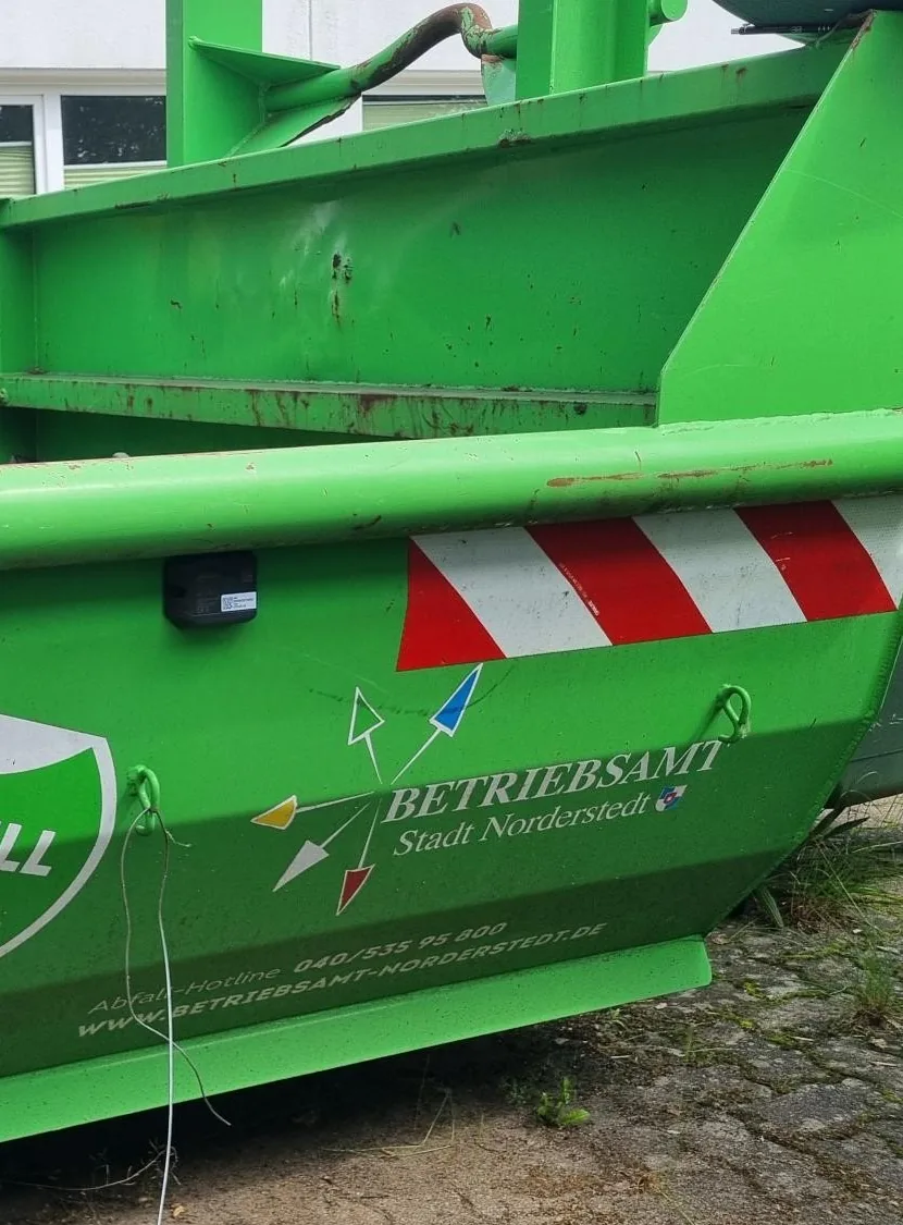A Betriebsamt Norderstedt skip with a tracker